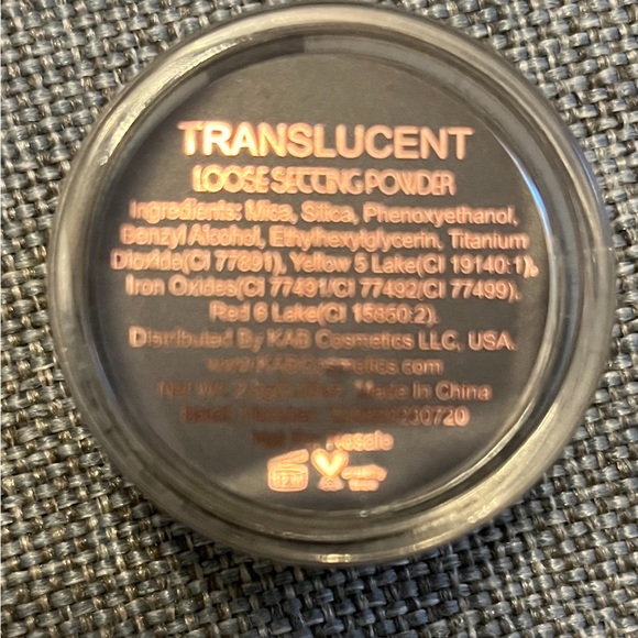 KAB setting powder in translucent - Picture 2 of 6